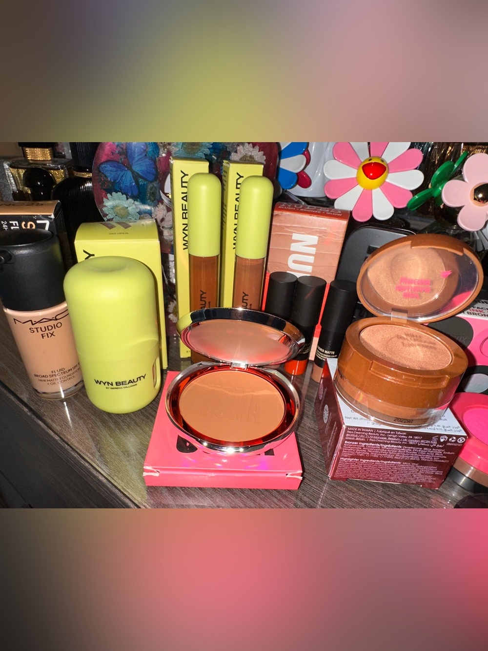 10pc Bundle Of Bronzers, Skin Tint, Blush Foundation, Concealer & Highlighter - Picture 13 of 17